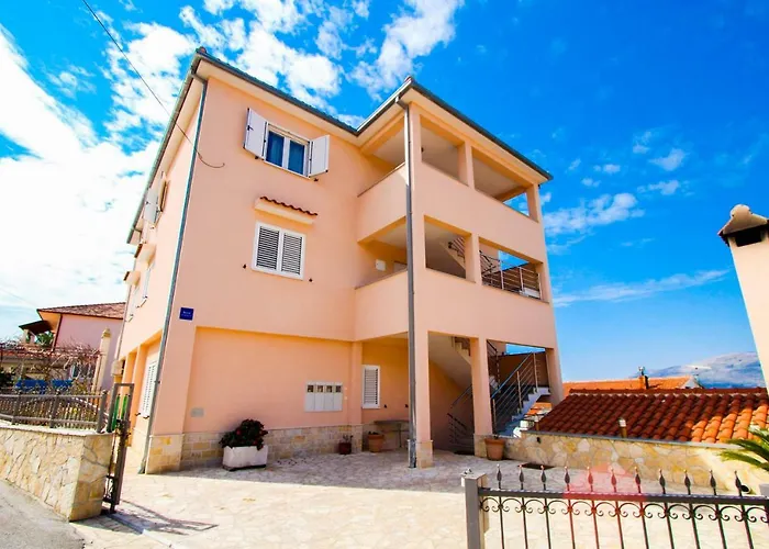 Apartments Zlatka